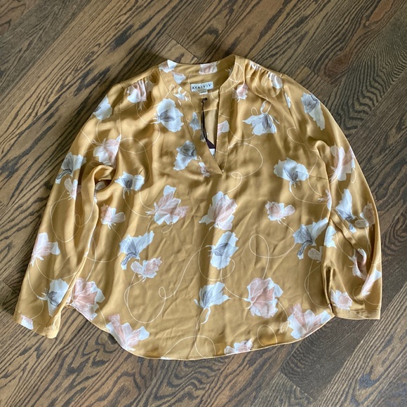 NWT Ava & Viv Yellow Floral Blouse - Picture 1 of 3